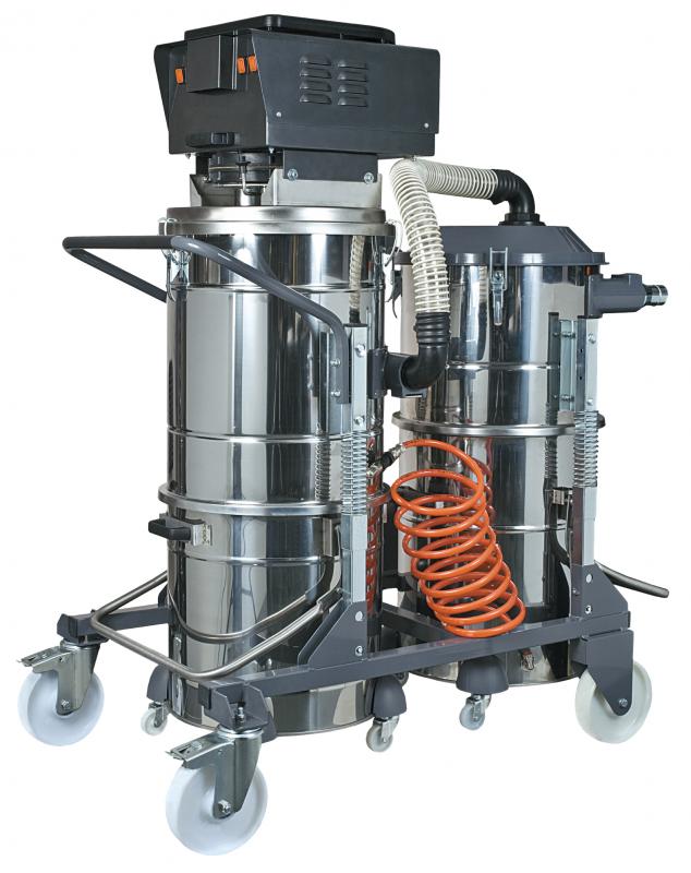 EAGLE-#PLAN110T INDUSTRIAL
VACUUM, HVY DTY, TANDEM TANKS
W/SEPERATOR &amp; SPLIT DROP DOWN
RECOVERY TANK, 3 MOTOR, 110V.